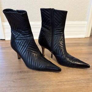 Le Saunda Black Quilted Leather Ankle Boots